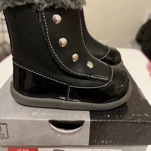 See Kai Run baby girl boots Amelia size 4 1/2